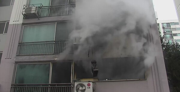 지난 1월 10일 오후 5시 대전 서구의 한 아파트에서 에탄올 화로로 인한 화재가 발생해 7명이 부상을 입었다. 소방청 제공.