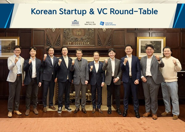 사진은 지난 19일(현지시간) 미국 뉴욕 하버드클럽에서 (왼쪽부터) 김대용 김씨마켓(Kim’C Market) 대표, 에디 리 화이트스타캐피탈(White Star Capital) 파트너, 이성환 SV인베스트먼트 미국법인 이사, 강민국 국민의힘 의원, 김성태 은행장, 강준현 더불어민주당 의원, 우성훈 아모지(Amogy) 대표, 유정석 법무법인 폴리호그(Foley Hoag LLP) 파트너 변호사 등이 기념 촬영을 하는 모습/사진=IBK기업은행