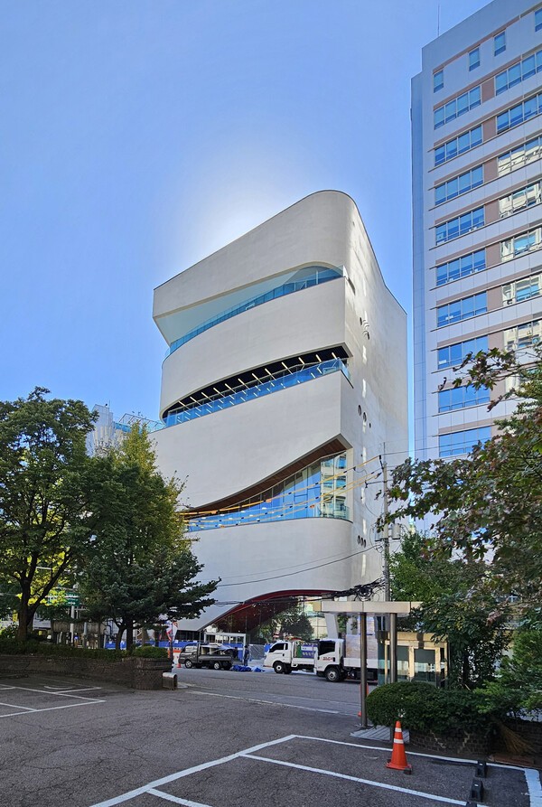 연면적 4806㎡ 규모로 오는 28일 서울 중구 충무로에 들어서는 '서울영화센터' 전경. 서울시 제공