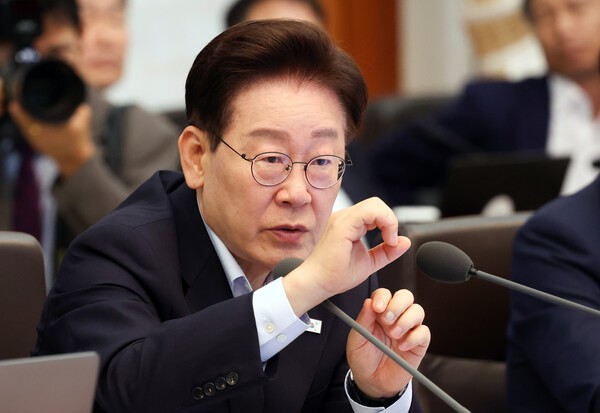 李<b>대통령</b>, 23일 오전 10시부터 140명과 '<b>부동산 대토론</b>'